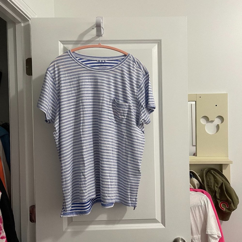 Vineyard Vines striped whale white tshirt